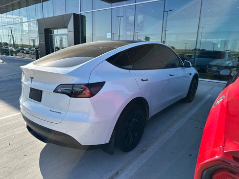Used 2021 Tesla Model Y Long Range AWD/4WD image 6