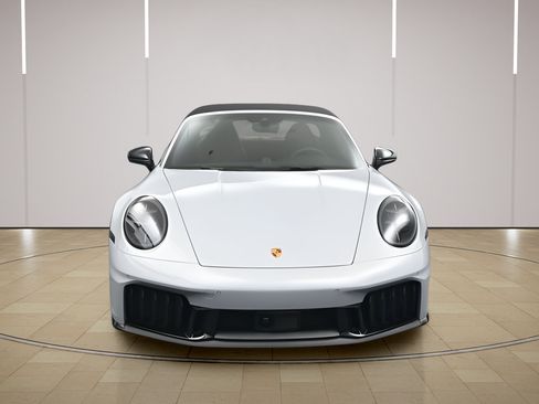 Certified 2025 Porsche 911 Targa 4 GTS AWD/4WD image 32