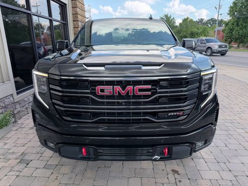 Used 2022 GMC Sierra 1500 AT4 w/ Technology Package AWD/4WD image 9