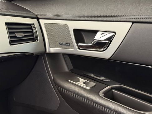 Used 2015 Jaguar XF Portfolio image 25