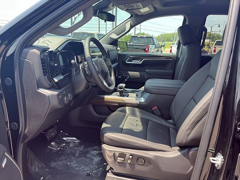 New 2026 Chevrolet Silverado 1500 RST w/ Z71 Off-Road Package AWD/4WD image 9