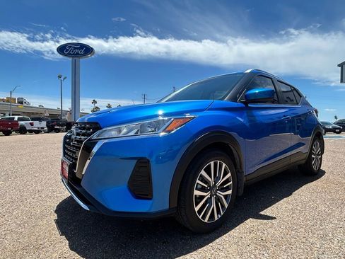 Used 2024 Nissan Kicks SV FWD image 3