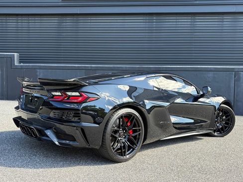 Used 2025 Chevrolet Corvette Z06 RWD image 10