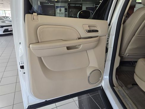 Used 2010 Cadillac Escalade ESV Premium AWD/4WD image 9