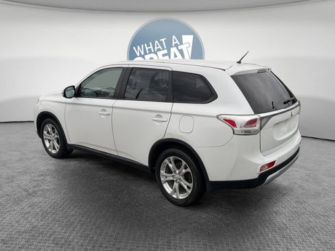 Used 2015 Mitsubishi Outlander SE AWD/4WD image 6