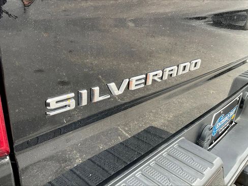 Used 2023 Chevrolet Silverado 1500 Custom RWD image 9