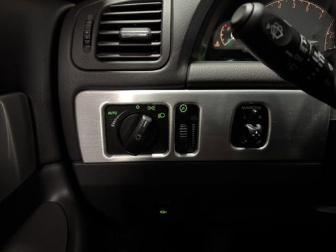 Used 2002 Ford Thunderbird image 20