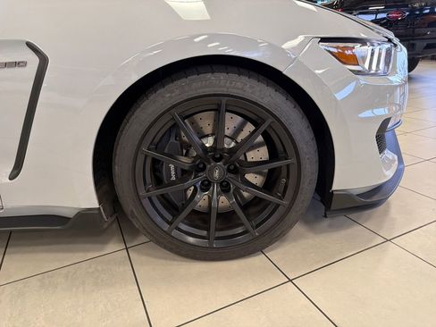 Used 2017 Ford Mustang Shelby GT350 RWD image 31