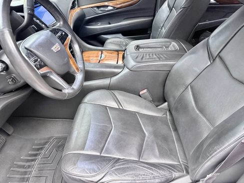 Used 2015 Cadillac Escalade 4WD image 10