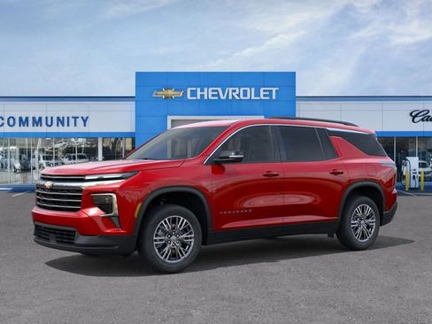 New 2026 Chevrolet Traverse LT w/ Driver Confidence Package image 2