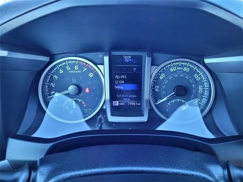 Used 2020 Toyota Tacoma V6 image 21