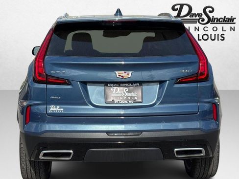 Used 2024 Cadillac XT4 Premium Luxury w/ LPO, Floor Liner Package AWD/4WD image 4