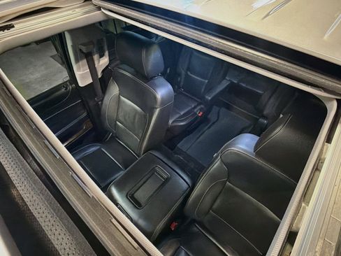 Used 2018 Chevrolet Suburban LT AWD/4WD image 24