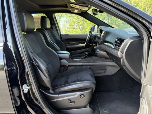 Used 2023 Dodge Durango R/T w/ Hemi Orange Plus Package AWD/4WD image 29