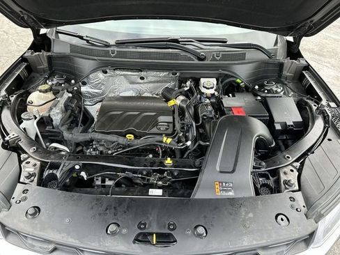 Used 2025 Chevrolet Trax LT image 30