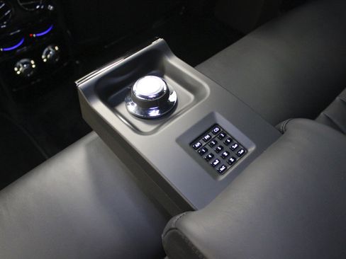 Used 2007 Rolls-Royce Phantom Sedan RWD image 25
