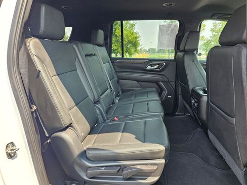 Used 2021 Chevrolet Suburban LT AWD/4WD image 12