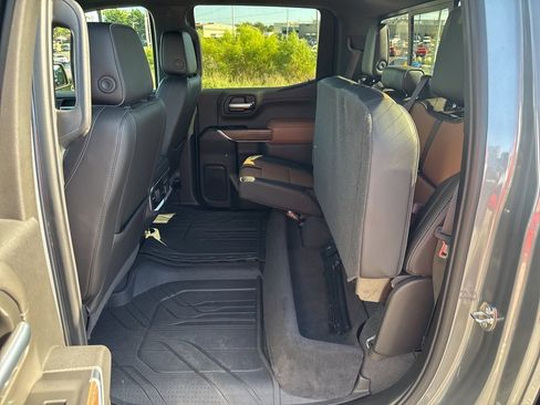 Used 2019 Chevrolet Silverado 1500 High Country w/ High Country Premium Package image 25