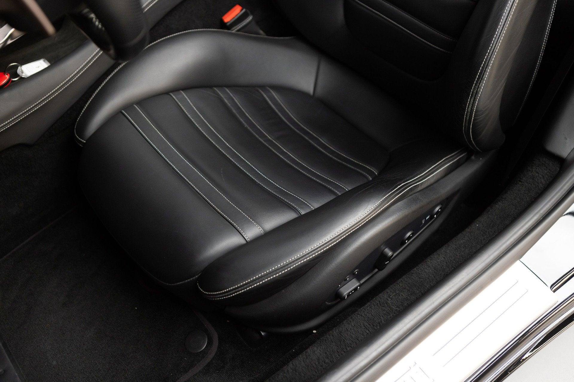 Used 2010 Ferrari California RWD image 53