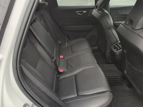 Used 2023 Volvo XC60 B5 Ultimate image 15