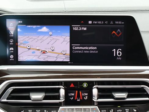 Used 2021 BMW X7 xDrive40i w/ Parking Assistance Package AWD/4WD image 16