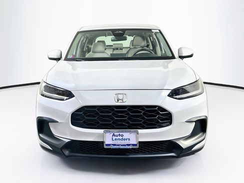 Used 2023 Honda HR-V LX image 2