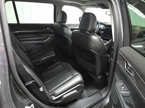 Used 2023 Jeep Grand Cherokee L Limited AWD/4WD image 18