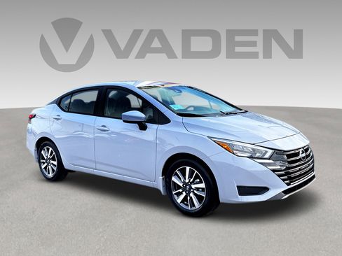 New 2025 Nissan Versa SV w/ Trunk Package image 1