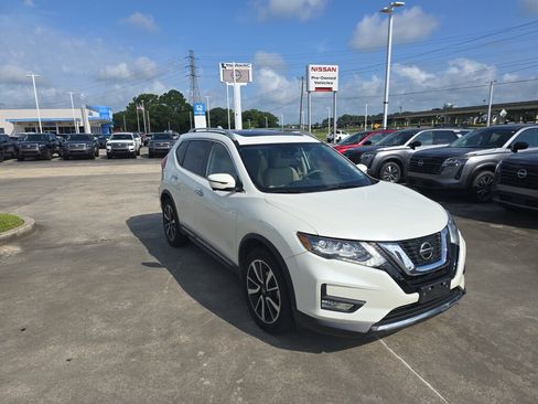 Used 2020 Nissan Rogue SL w/ Premium Package FWD image 12