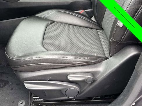 Used 2024 Jeep Compass Latitude image 5