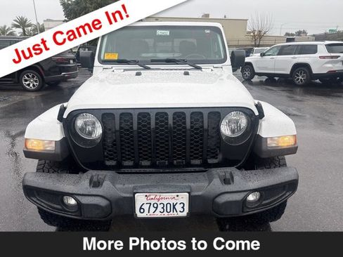 Certified 2022 Jeep Gladiator Sport image 9