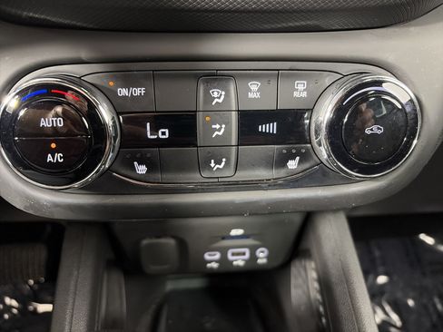 Used 2022 Chevrolet TrailBlazer RS w/ Sun and Liftgate Package AWD/4WD image 24