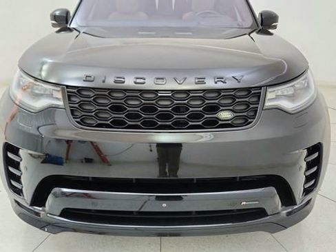 Used 2023 Land Rover Discovery S R-Dynamic image 8