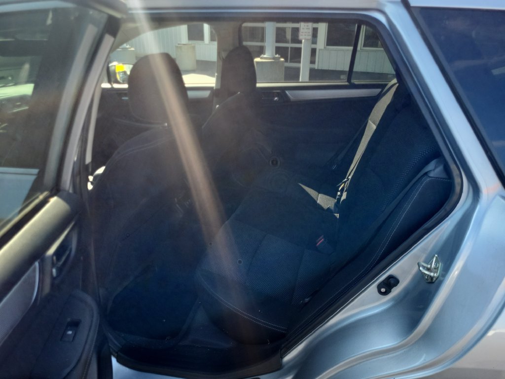 Used 2019 Subaru Outback 2.5i Premium w/ Popular Package #2 AWD/4WD image 9