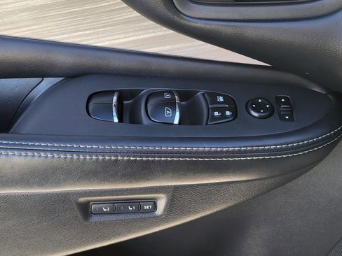 Certified 2017 Nissan Murano Platinum w/ Platinum Technology Package image 25