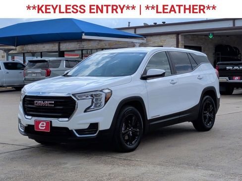 Used 2024 GMC Terrain SLE image 3