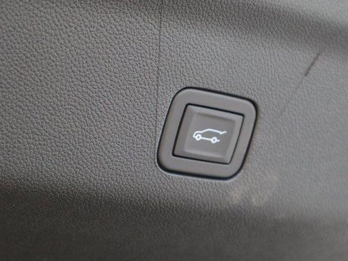 New 2026 GMC Yukon XL Elevation image 11