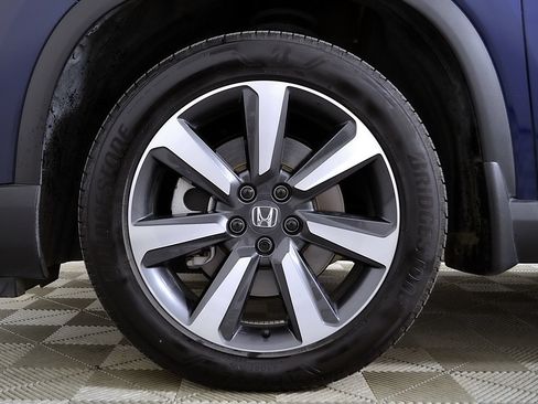 Used 2025 Honda Pilot Touring image 13
