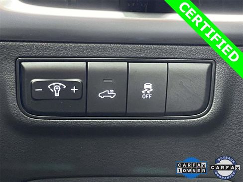 Certified 2025 Hyundai Santa Cruz SE image 17