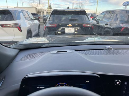 Used 2025 Chevrolet Equinox LT image 33