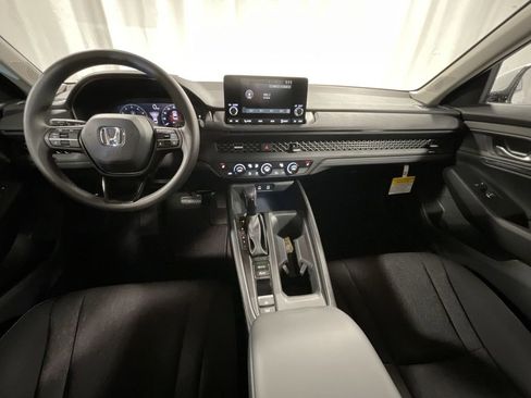 Used 2023 Honda Accord EX image 13