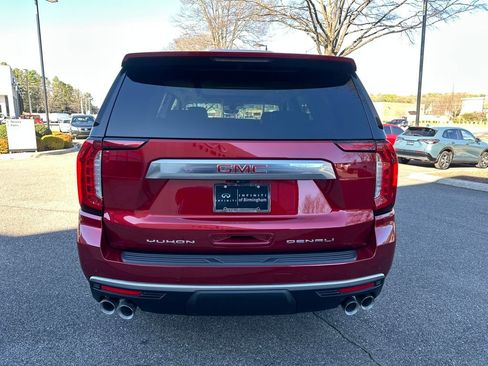 Used 2021 GMC Yukon Denali w/ Denali Premium Package image 11
