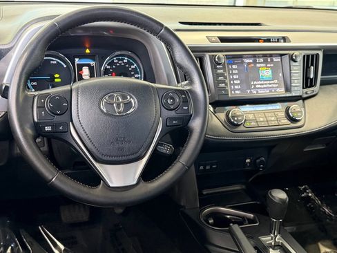 Certified 2018 Toyota RAV4 XLE w/ Convenience Package AWD/4WD image 31