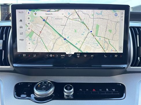 New 2025 Ford Expedition Active image 27