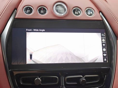 Used 2021 Aston Martin DBX image 23