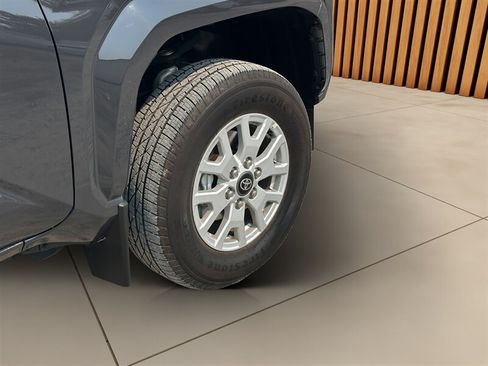 Used 2024 Toyota Tacoma SR5 AWD/4WD image 19