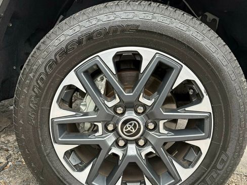 Used 2022 Toyota Tundra Limited image 27