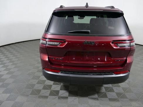Used 2022 Jeep Grand Cherokee L Limited AWD/4WD image 28