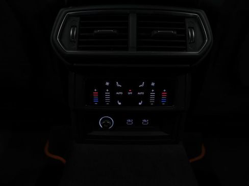 Used 2023 Lamborghini Urus S AWD/4WD image 61