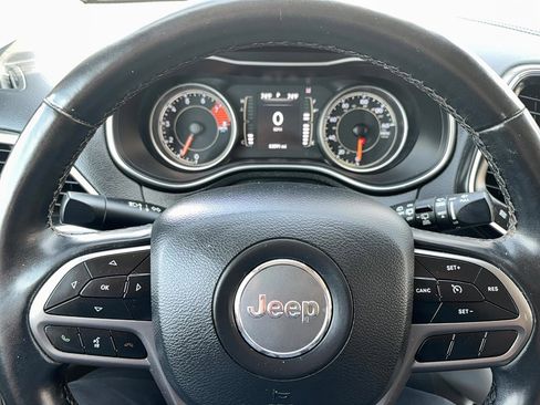 Used 2020 Jeep Cherokee Latitude Lux w/ Comfort/Convenience Group image 22